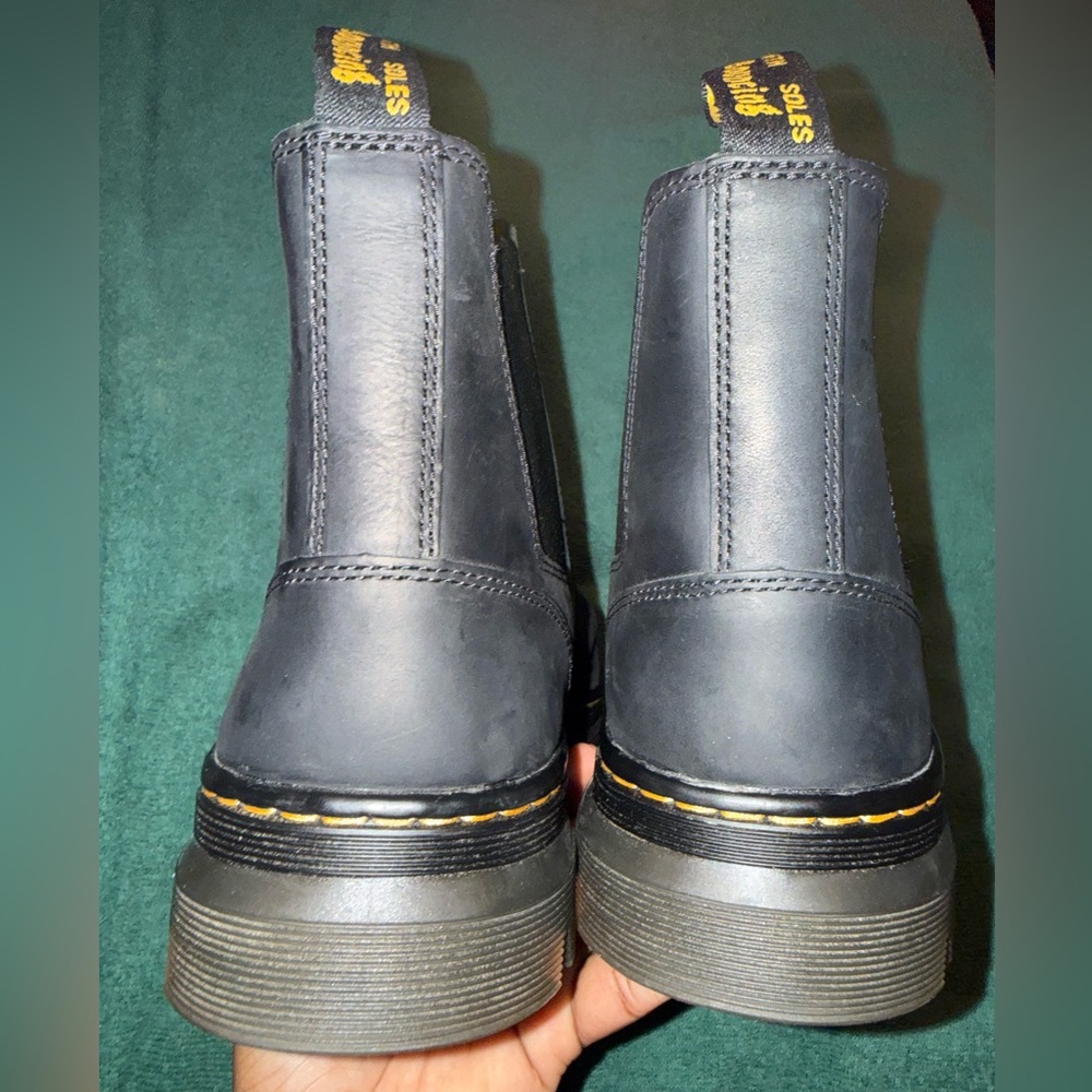 Dr. Martens 2976 Chelsea Tract Boot - Black Sz Men’s 10/ Women’s 11 - Picture 6 of 9